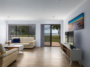 Moona Beach House by Jervis Bay Rentals, Huskisson